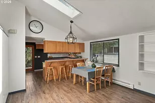 900 Oakway Dr, Coos Bay, OR 97420 - Photo 11