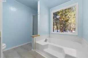 15864 Green Forest Rd, La Pine, OR 97739 - Photo 9