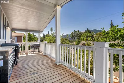 308 E Humboldt St, Bingen, WA 98605 - Photo 25