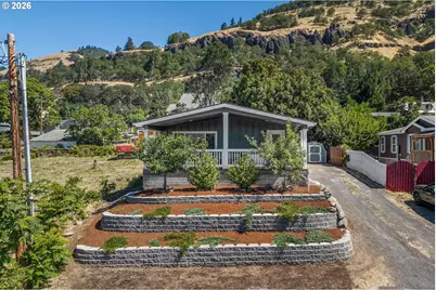 308 E Humboldt St, Bingen, WA 98605 - Photo 1