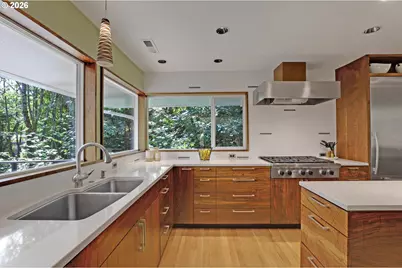 330 NW Royal Blvd, Portland, OR 97210 - Photo 15
