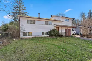 9336 SE Regents Dr, Milwaukie, OR 97222 - Photo 3