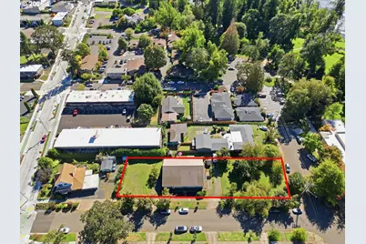 121 W C St, Springfield, OR 97477 - Photo 43