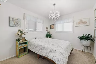 121 W C St, Springfield, OR 97477 - Photo 5