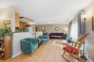 121 W C St, Springfield, OR 97477 - Photo 9