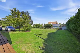 121 W C St, Springfield, OR 97477 - Photo 41