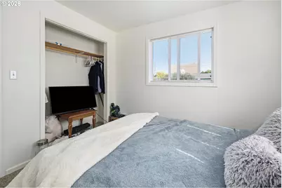 121 W C St, Springfield, OR 97477 - Photo 25