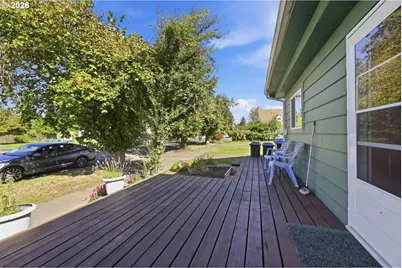 121 W C St, Springfield, OR 97477 - Photo 37