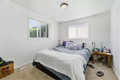 121 W C St, Springfield, OR 97477 - Photo 23