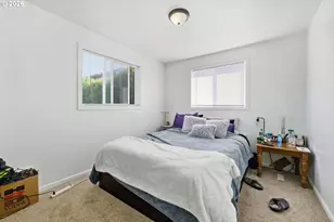 121 W C St, Springfield, OR 97477 - Photo 23