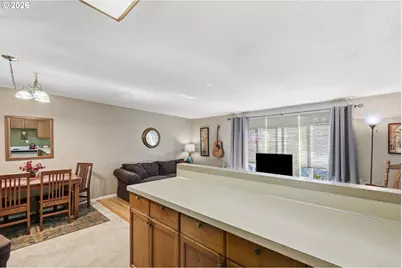 121 W C St, Springfield, OR 97477 - Photo 15