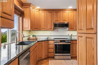 16432 SE Meadowland Ct, Portland, OR 97236 - Photo 15