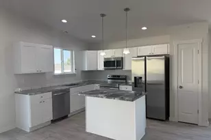 915 SE New Dream Ave, Irrigon, OR 97844 - Photo 3