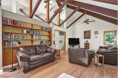 2350 McLean Blvd, Eugene, OR 97405 - Photo 7