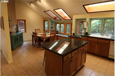 2350 McLean Blvd, Eugene, OR 97405 - Photo 11