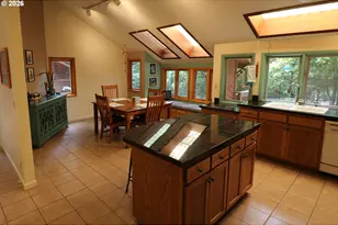 2350 McLean Blvd, Eugene, OR 97405 - Photo 11