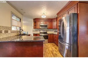 3710 NE Pacific Way, Vancouver, WA 98662 - Photo 9