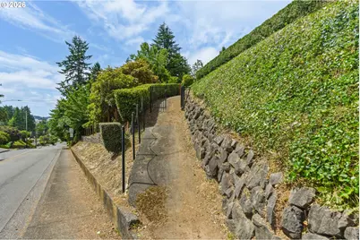 1037 N 10th St, Coos Bay, OR 97420 - Photo 47
