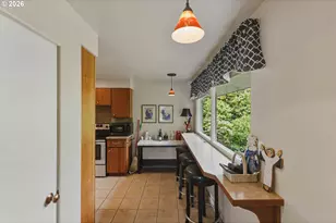 1037 N 10th St, Coos Bay, OR 97420 - Photo 11