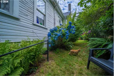 829 Florida St, North Bend, OR 97459 - Photo 43