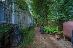 829 Florida St, North Bend, OR 97459 - Photo 39