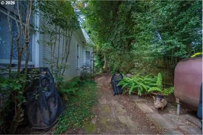 829 Florida St, North Bend, OR 97459 - Photo 39