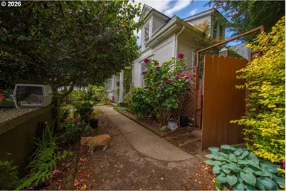 829 Florida St, North Bend, OR 97459 - Photo 37