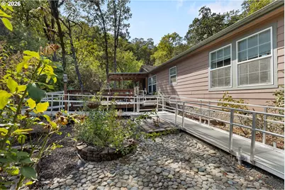 5120 NW Broad St, Roseburg, OR 97471 - Photo 3