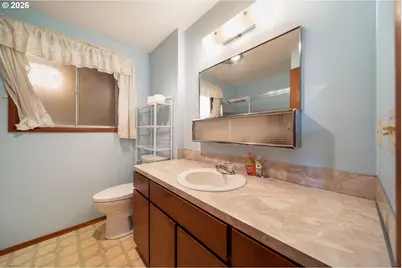 95624 Riverway Dr, Gold Beach, OR 97444 - Photo 15