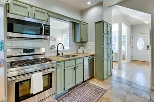 223 S Whitaker St, Portland, OR 97239 - Photo 11