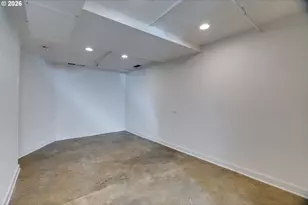 223 S Whitaker St, Portland, OR 97239 - Photo 29