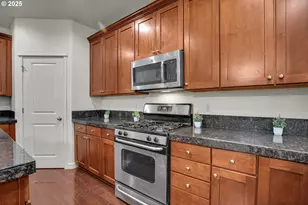 7110 SW Queen Ln, Beaverton, OR 97008 - Photo 5