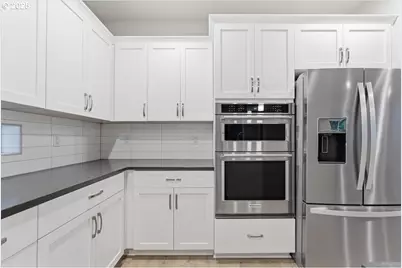 8565 SW 176th Ave, Beaverton, OR 97007 - Photo 5