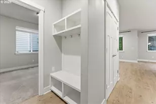 8565 SW 176th Ave, Beaverton, OR 97007 - Photo 17