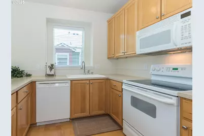 4556 SW 11th St, Gresham, OR 97080 - Photo 13