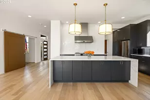 3718 SW Hillside Dr, Portland, OR 97221 - Photo 13