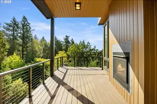 3718 SW Hillside Dr, Portland, OR 97221 - Photo 9