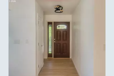 1358 NE Lincoln St, Roseburg, OR 97470 - Photo 5