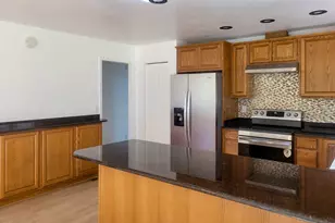 1358 NE Lincoln St, Roseburg, OR 97470 - Photo 9