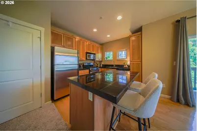 1010 SW 170th Ave #202, Beaverton, OR 97003 - Photo 3