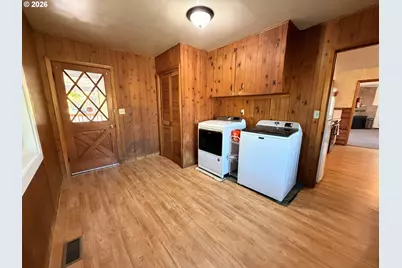2584 Yokum Rd, Riddle, OR 97469 - Photo 27