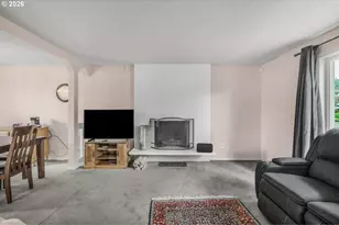 1829 SW 17th St, Gresham, OR 97080 - Photo 5