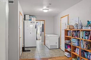 2100 Shelley Rd, Coquille, OR 97423 - Photo 9