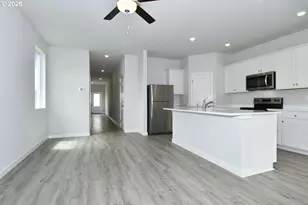 749 NE 13th St, Battle Ground, WA 98604 - Photo 9