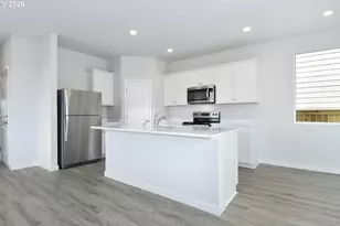 749 NE 13th St, Battle Ground, WA 98604 - Photo 3