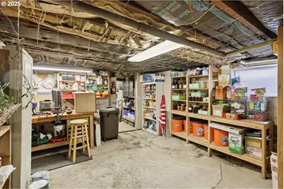 952 Main St E, Monmouth, OR 97361 - Photo 23