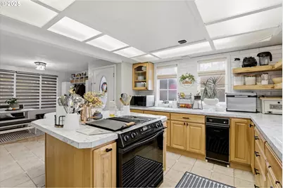 952 Main St E, Monmouth, OR 97361 - Photo 11