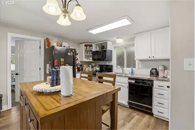 952 Main St E, Monmouth, OR 97361 - Photo 33