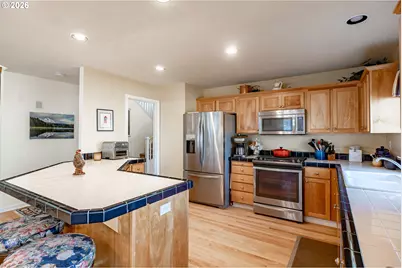 1037 NE Creeksedge Dr, Hillsboro, OR 97124 - Photo 17