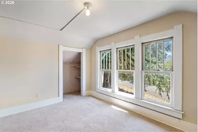 612 N State St, Sutherlin, OR 97479 - Photo 39